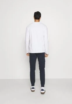 Pier One Bojówki - Dark Blue 7 Pier One Bojówki - Dark Blue -Pier One 959c4c7662e14654b8ace50fbb77d2d3