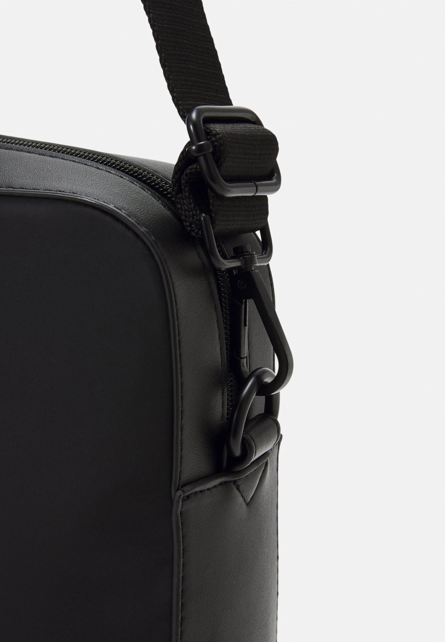 Pier One UNISEX - Torba Na Laptopa - Black 3 Pier One UNISEX - Torba Na Laptopa - Black - obrazek 3