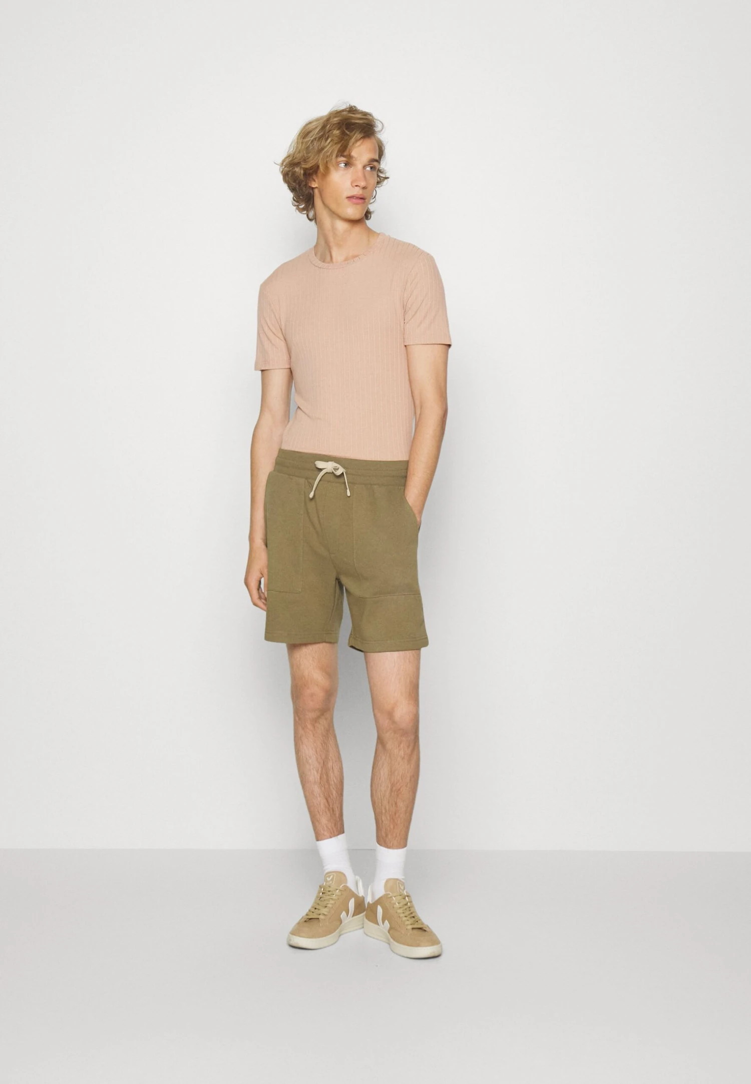 Pier One T-shirt Basic - Taupe 2 Pier One T-shirt Basic - Taupe - obrazek 2