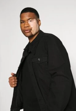 Pier One Koszulka Polo - Black 10 Pier One Koszulka Polo - Black -Pier One 9847904e17ac455b87e7c45cc6d80902