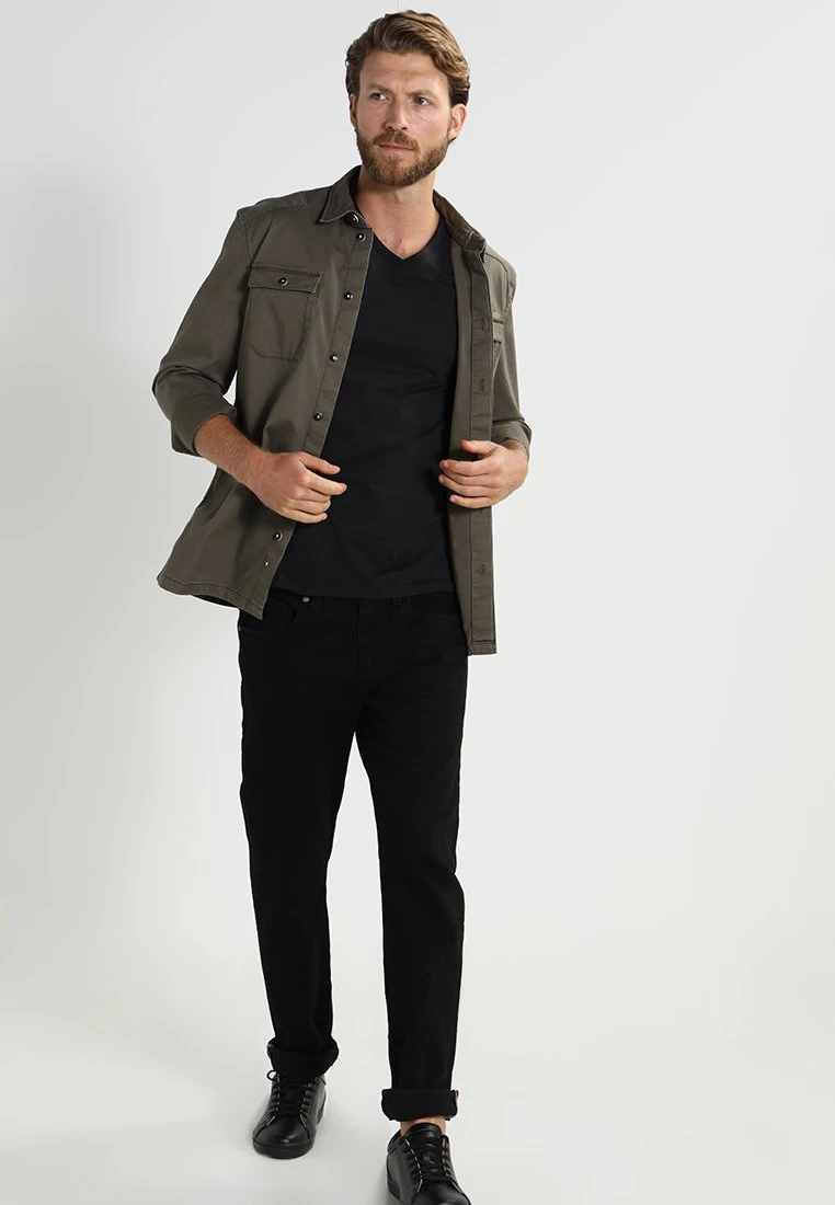 Pier One 2 PACK - T-shirt Basic - Black 2 Pier One 2 PACK - T-shirt Basic - Black - obrazek 2