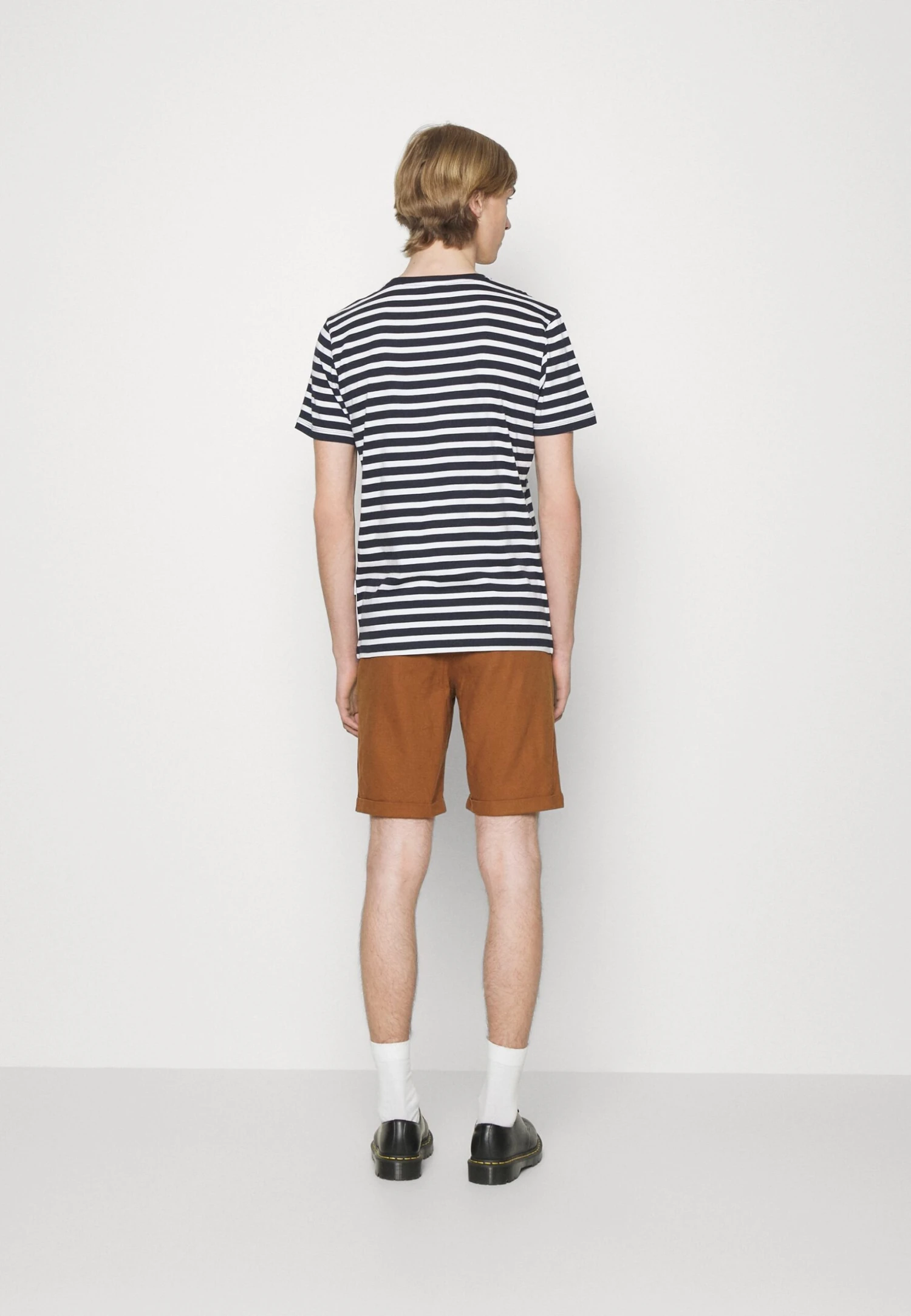 Pier One LINEN BLEND DRAWCORD SHORTS - Szorty - Brown 3 Pier One LINEN BLEND DRAWCORD SHORTS - Szorty - Brown - obrazek 3