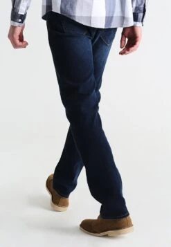 Pier One BASIC - Jeansy Straight Leg - Dark Blue Denim 8 Pier One BASIC - Jeansy Straight Leg - Dark Blue Denim -Pier One a4ebfb4549ae43cc8fd6ef9a34b37b32
