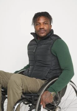 Pier One Kamizelka - Black 15 Pier One Kamizelka - Black -Pier One a6287727bfd1418cabf8305da2875468