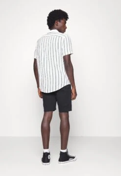 Pier One 2 PACK - Koszula - Black/white 15 Pier One 2 PACK - Koszula - Black/white -Pier One a68cb2ff17104e928d6a0c4cb305d53e