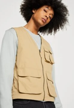 Pier One Kamizelka - Tan -Pier One ad2c116f30c64686a7f5bbacbb240362
