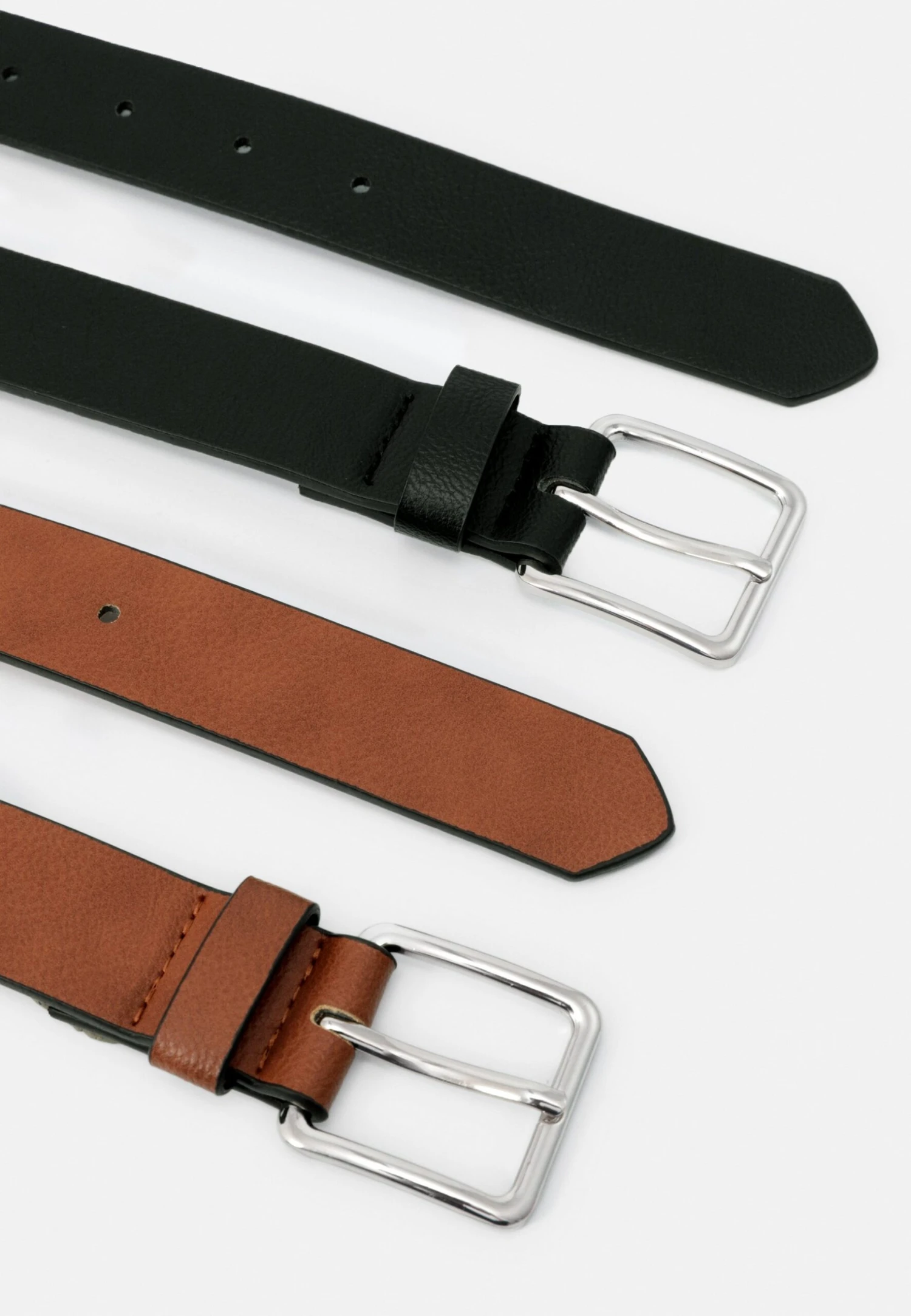 Pier One 2 PACK - Pasek - 802 - Black_708 - Cognac 2 Pier One 2 PACK - Pasek - 802 - Black_708 - Cognac - obrazek 2