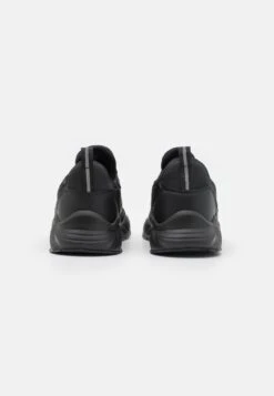Pier One UNISEX - Sneakersy Niskie - Black -Pier One b6ccb386f652438c89a948d2034a7b45