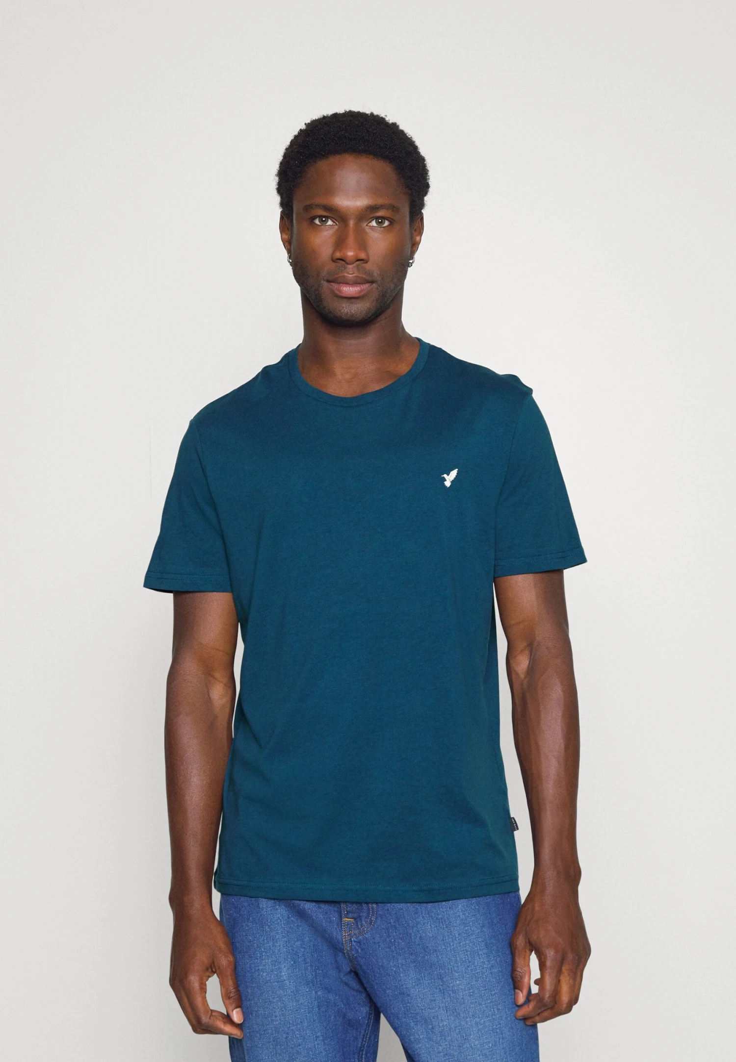 Pier One 5 PACK - T-shirt Basic - White/blue/stone 4 Pier One 5 PACK - T-shirt Basic - White/blue/stone - obrazek 4