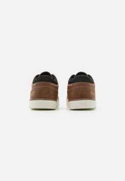 Pier One Sneakersy Niskie - Cognac 8 Pier One Sneakersy Niskie - Cognac -Pier One c179352cbf354ec887f25290834dd5a5