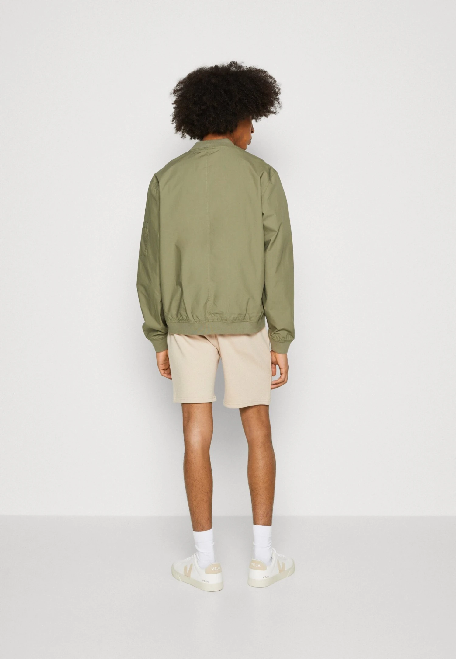 Pier One Kurtka Bomber - Olive 3 Pier One Kurtka Bomber - Olive - obrazek 3