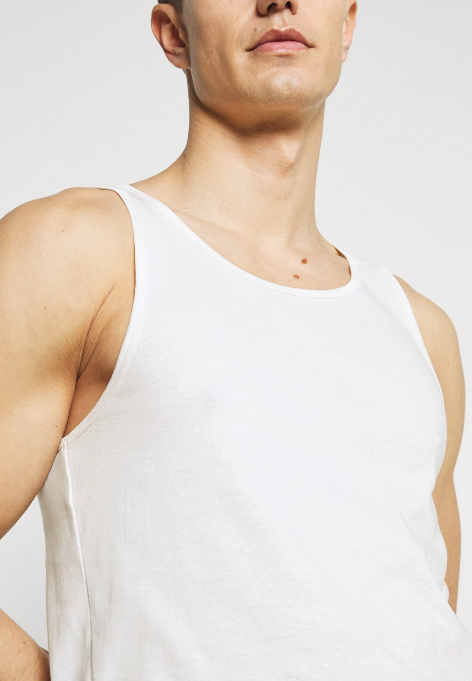 Pier One 3 PACK - Podkoszulki - Dark Blue/bordeaux/off-white 5 Pier One 3 PACK - Podkoszulki - Dark Blue/bordeaux/off-white - obrazek 5