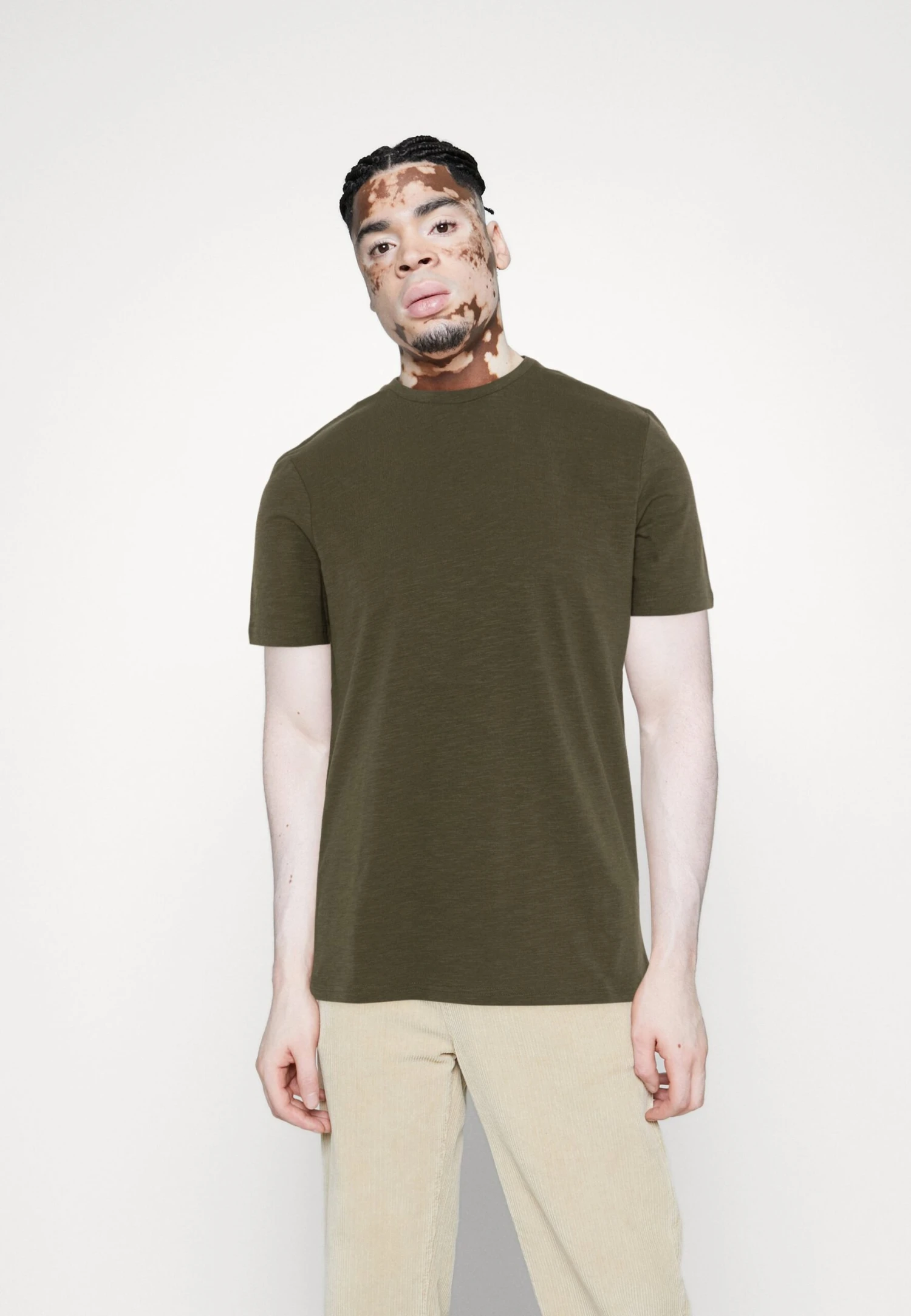 Pier One 7 PACK - T-shirt Basic - White/yellow/lilac 4 Pier One 7 PACK - T-shirt Basic - White/yellow/lilac - obrazek 4