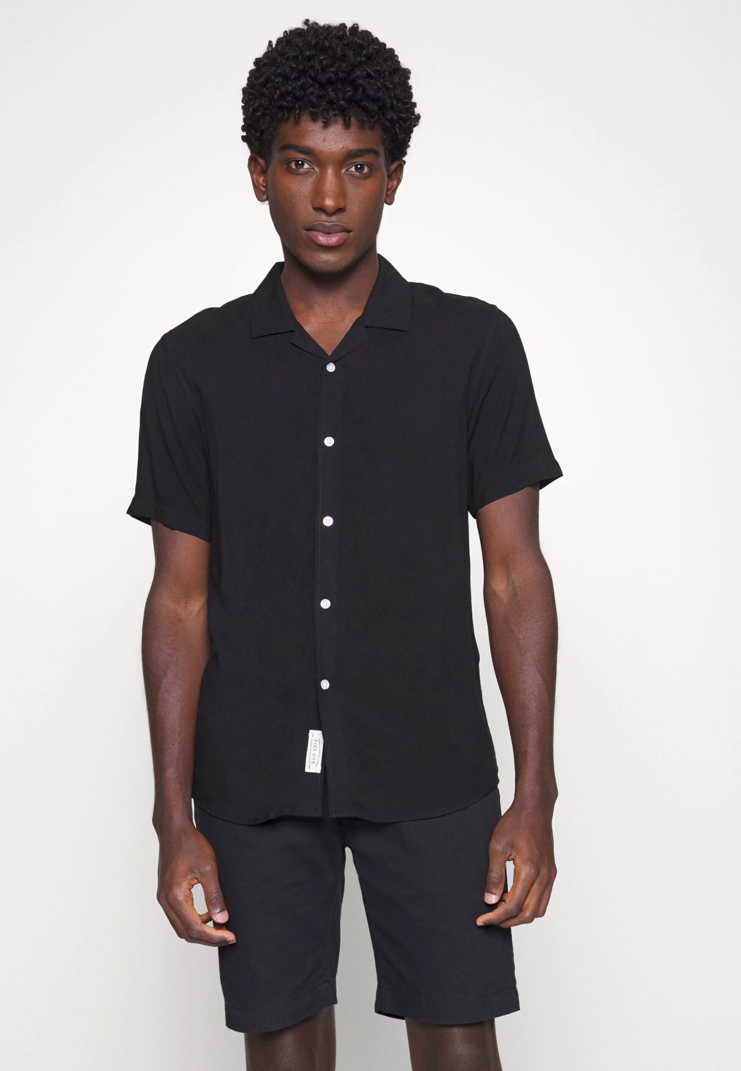 Pier One 2 PACK - Koszula - Black/white 6 Pier One 2 PACK - Koszula - Black/white - obrazek 6