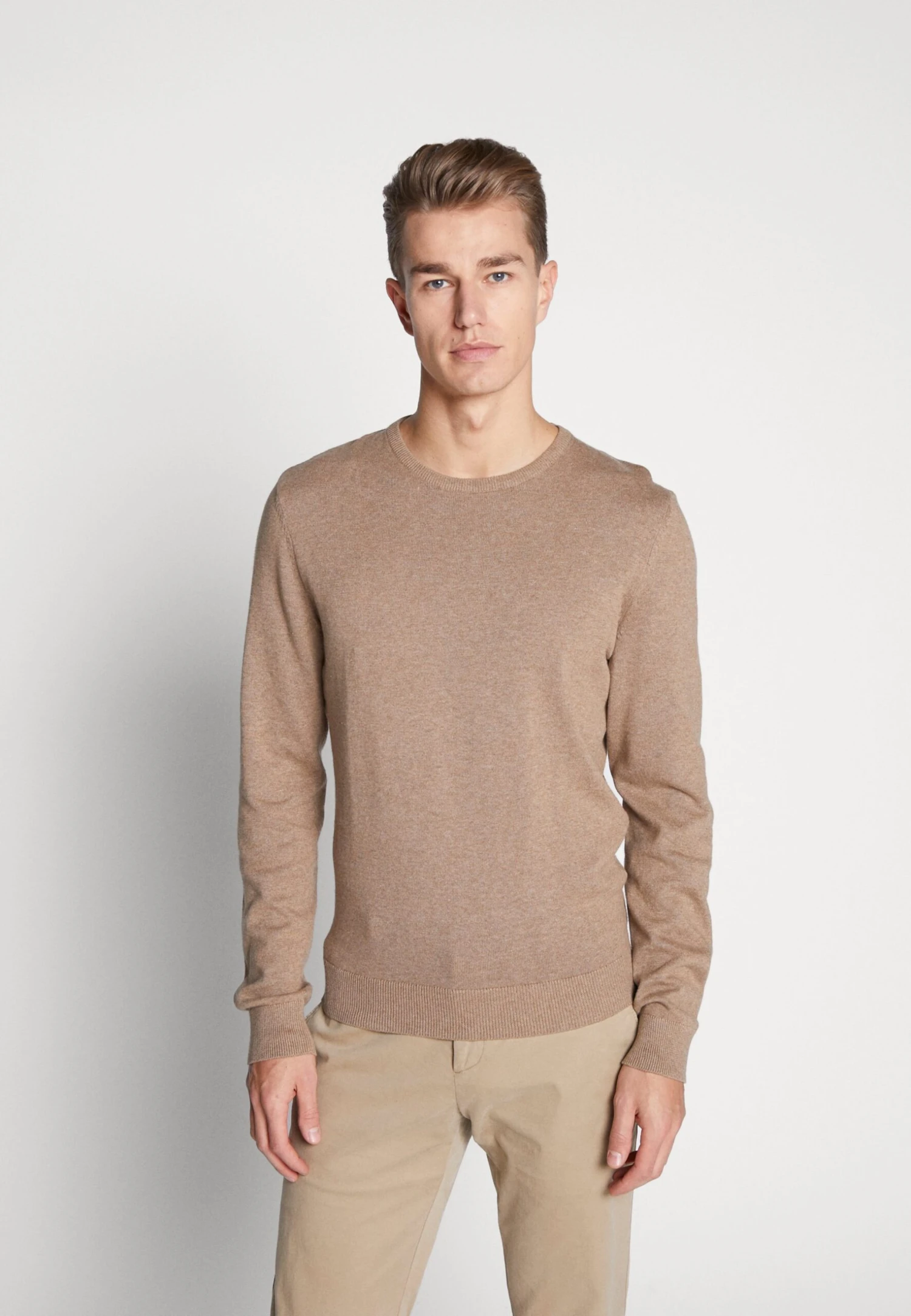 Pier One BASIC CREWNECK - Sweter - Mottled Beige 1 Pier One BASIC CREWNECK - Sweter - Mottled Beige