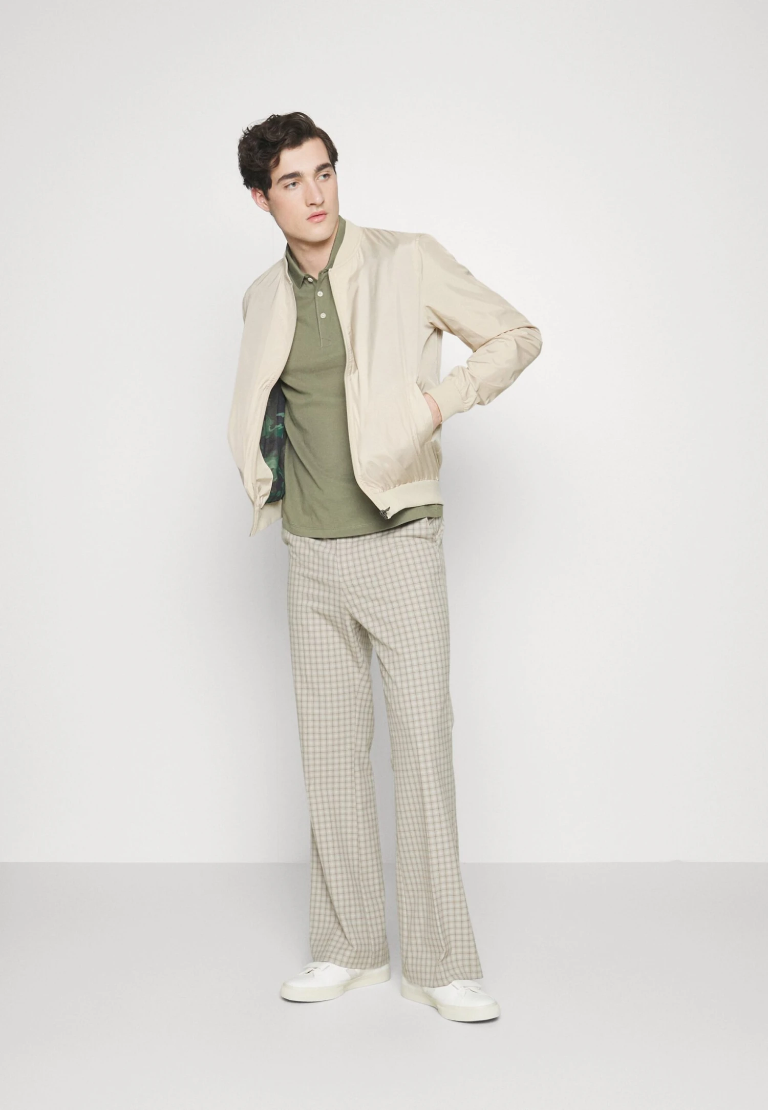 Pier One Kurtka Bomber - Beige 2 Pier One Kurtka Bomber - Beige - obrazek 2