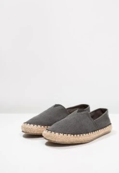 Pier One Espadryle - Grey 8 Pier One Espadryle - Grey -Pier One d3f6d93cf6a84c038fa1e85511b70aa4