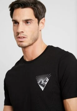 Pier One T-shirt Z Nadrukiem - Black 8 Pier One T-shirt Z Nadrukiem - Black -Pier One d5edb0f9835145e2af2697295f315443