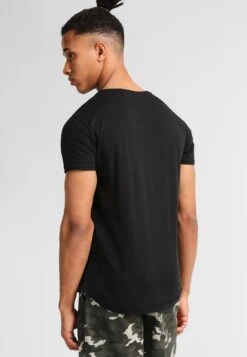 Pier One GARMENT TEE - T-shirt Basic - Black 7 Pier One GARMENT TEE - T-shirt Basic - Black -Pier One d6602250572043e18ca408482080235f