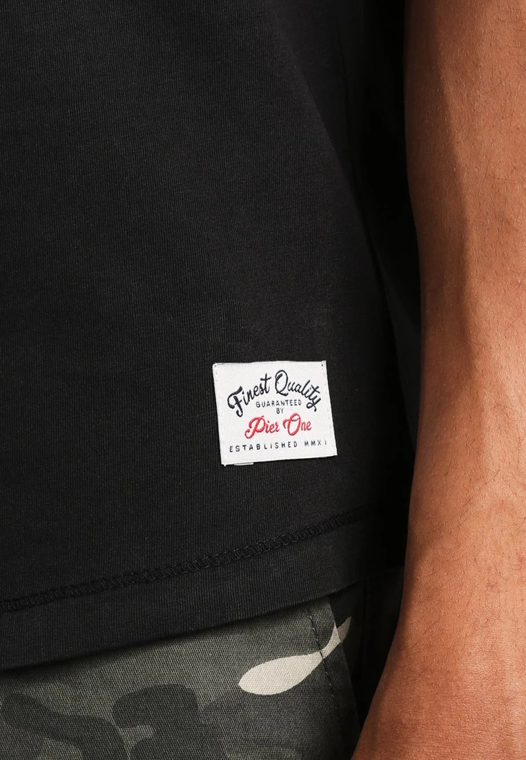 Pier One GARMENT TEE - T-shirt Basic - Black 4 Pier One GARMENT TEE - T-shirt Basic - Black - obrazek 4
