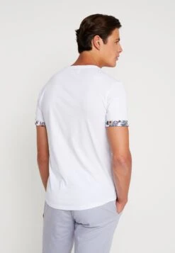 Pier One T-shirt Z Nadrukiem - White -Pier One d8ac71e6cb7b429d8a49717f3f6be15b
