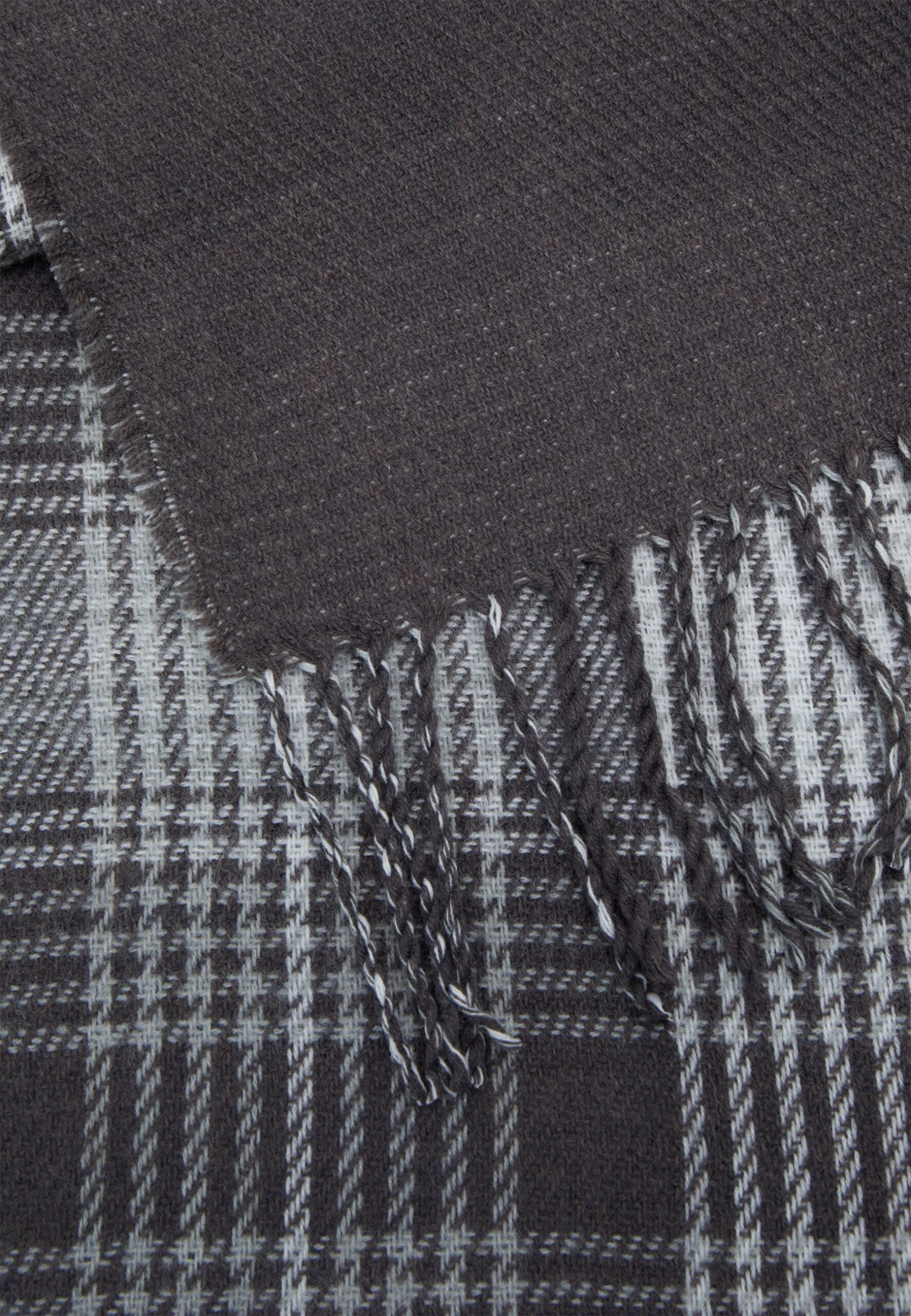 Pier One Szal - 102 - Grey_001 - White 3 Pier One Szal - 102 - Grey_001 - White - obrazek 3