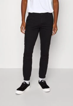 Pier One 2 PACK - Bojówki - Olive/black -Pier One e0bf2536d5a04652937019f4273abb8d