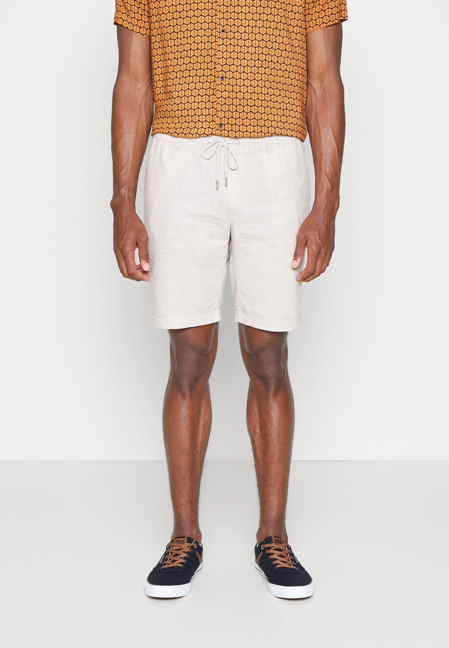 Pier One LINEN BLEND DRAWCORD SHORTS - Szorty - Beige 4 Pier One LINEN BLEND DRAWCORD SHORTS - Szorty - Beige - obrazek 4