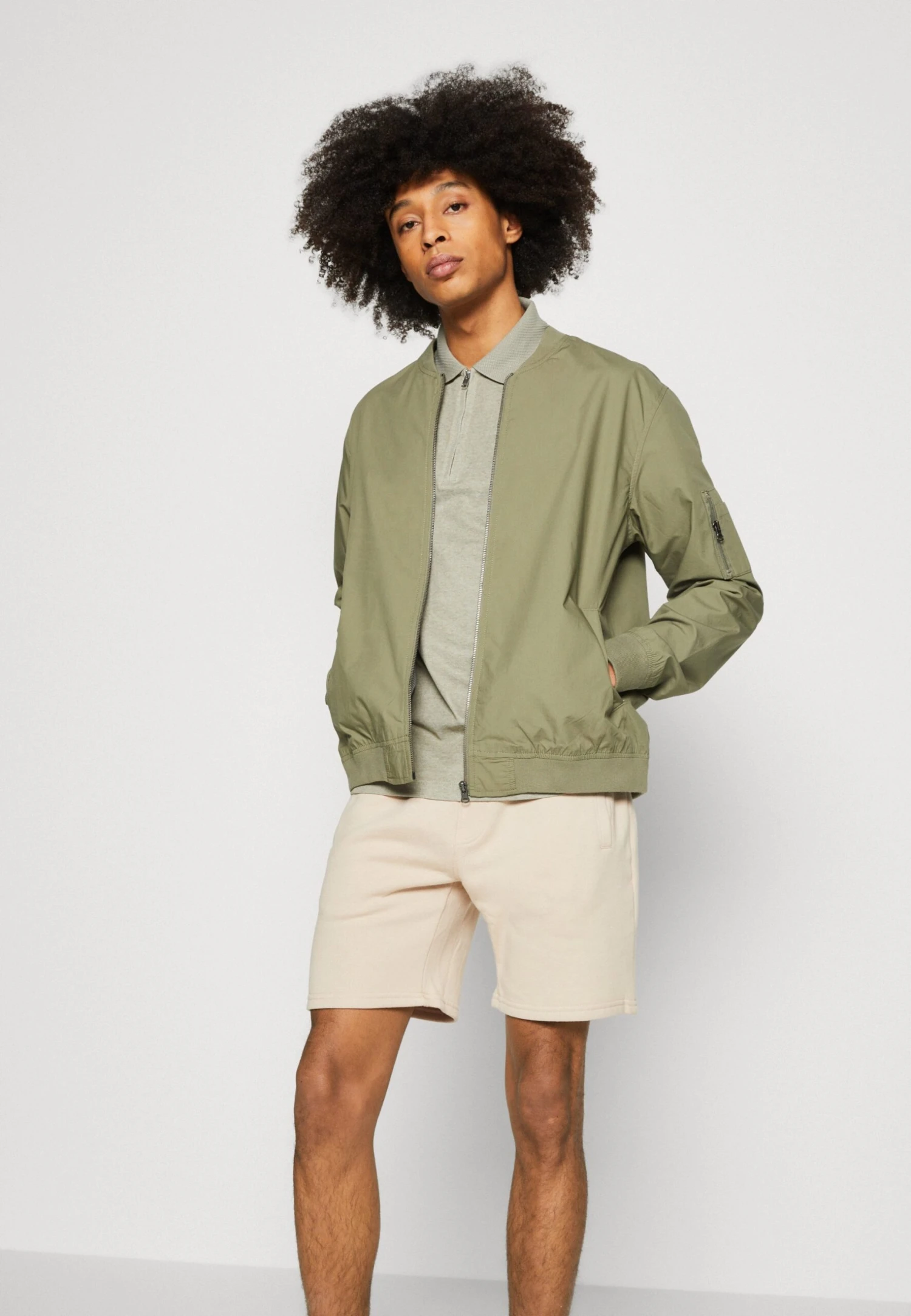 Pier One Kurtka Bomber - Olive 4 Pier One Kurtka Bomber - Olive - obrazek 4