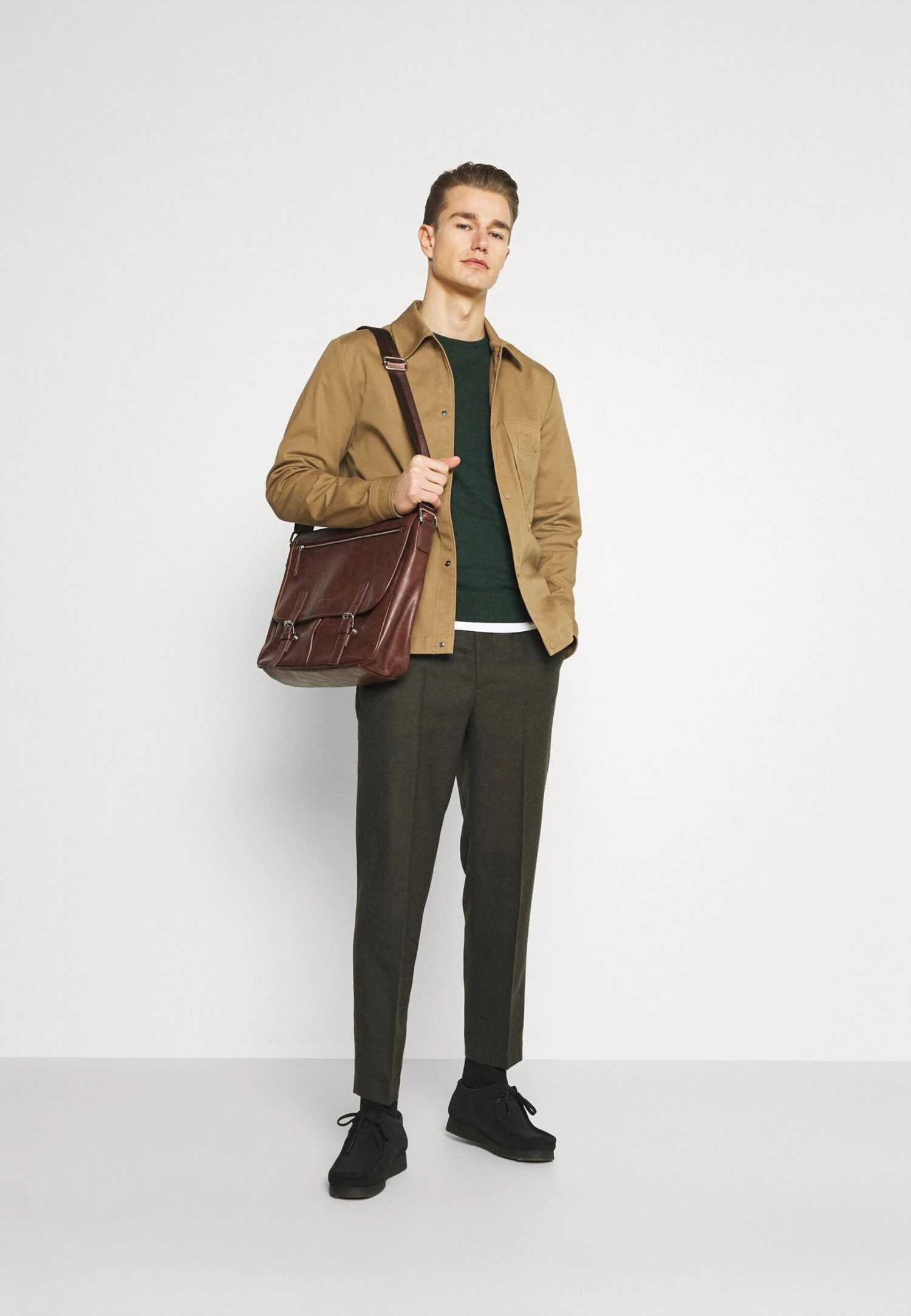 Pier One BASIC CREWNECK - Sweter - Mottled Dark Green 2 Pier One BASIC CREWNECK - Sweter - Mottled Dark Green - obrazek 2