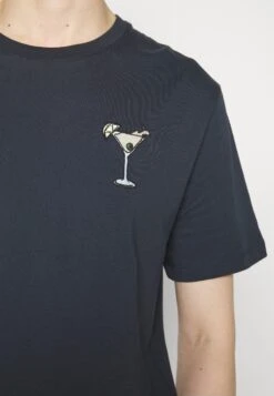 Pier One COCKTAIL TEE - T-shirt Z Nadrukiem - 503 - Dark Blue -Pier One f4003dd8624b48549a344f3374008678