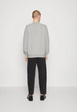 Pier One Bluza - Grey 8 Pier One Bluza - Grey -Pier One f8ad48c00c0a42569720e7e36cf2556b