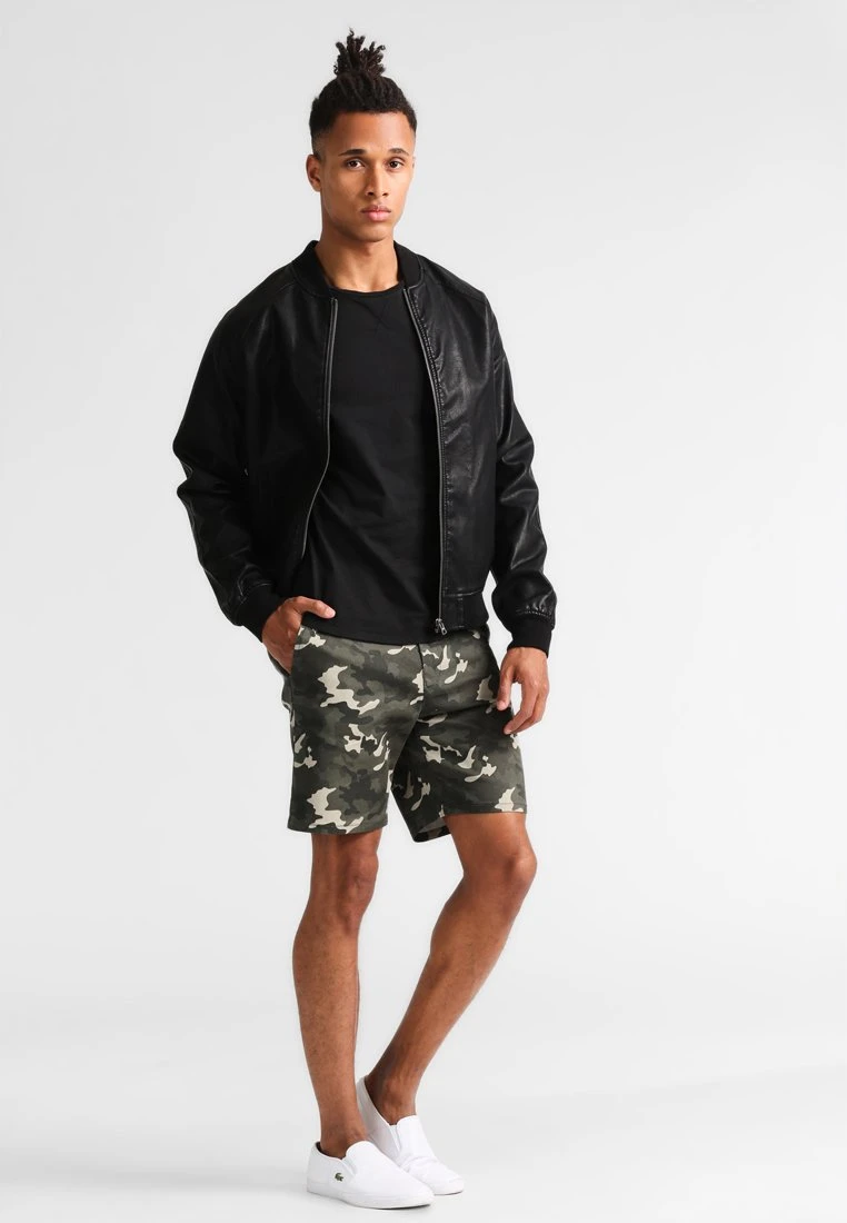 Pier One GARMENT TEE - T-shirt Basic - Black 2 Pier One GARMENT TEE - T-shirt Basic - Black - obrazek 2