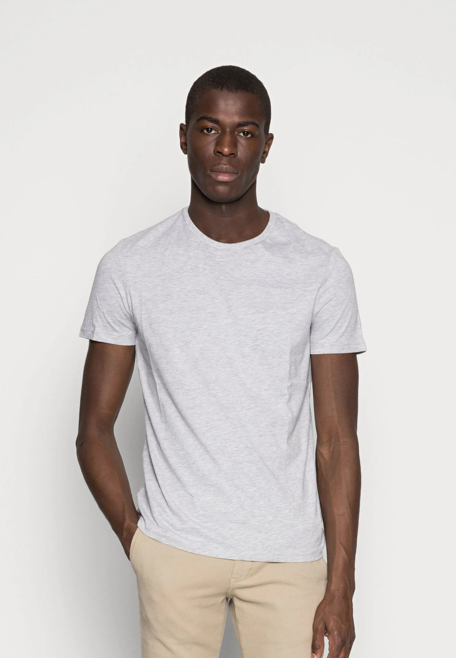 Pier One 5 PACK - T-shirt Basic - Dark Blue/grey/khaki 4 Pier One 5 PACK - T-shirt Basic - Dark Blue/grey/khaki - obrazek 4